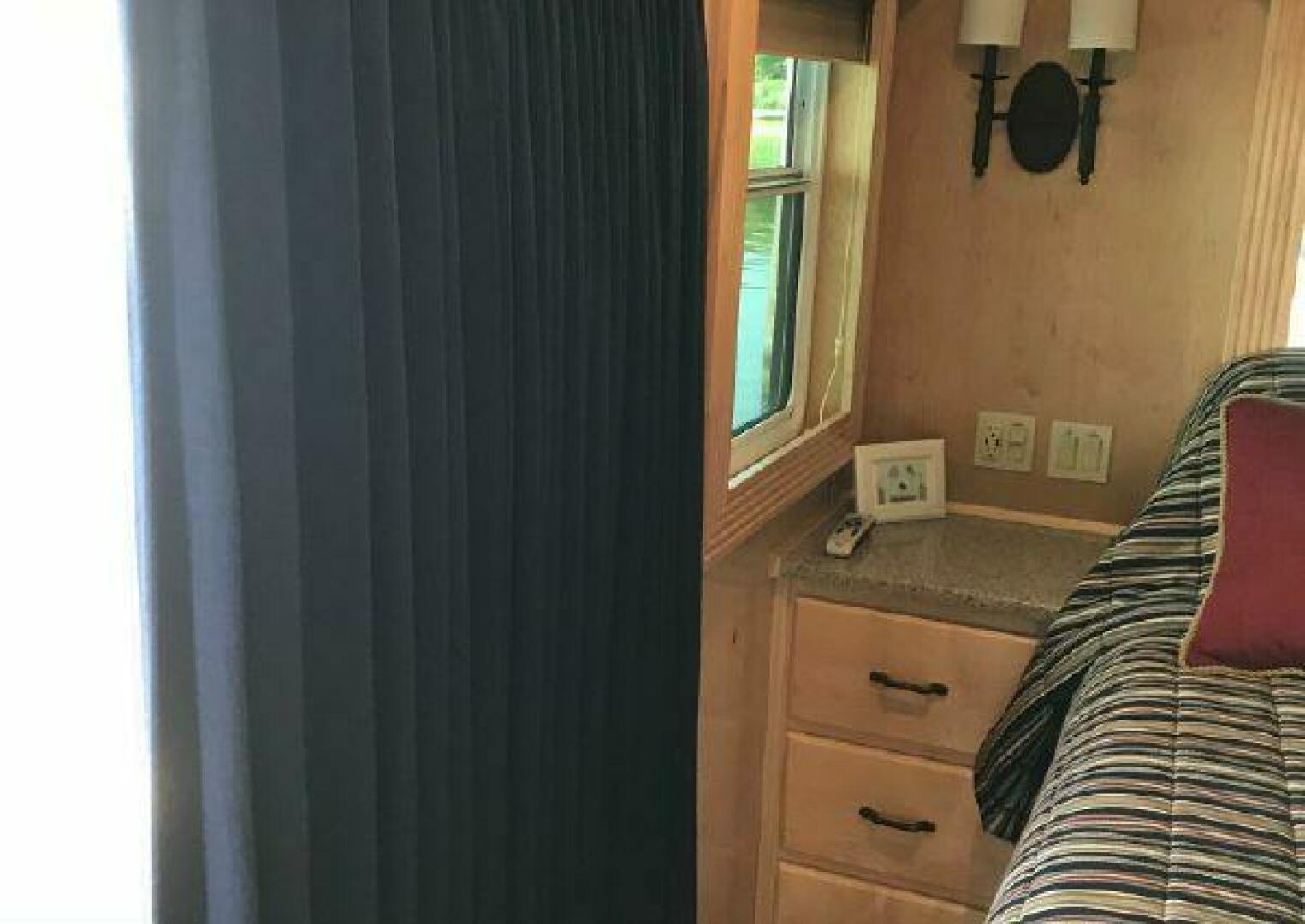 2017 Sumerset Houseboat - Image 54