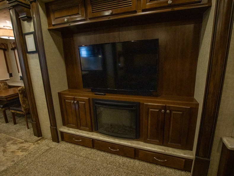 2016 Heartland Landmark 365 LM Charleston - Image 13