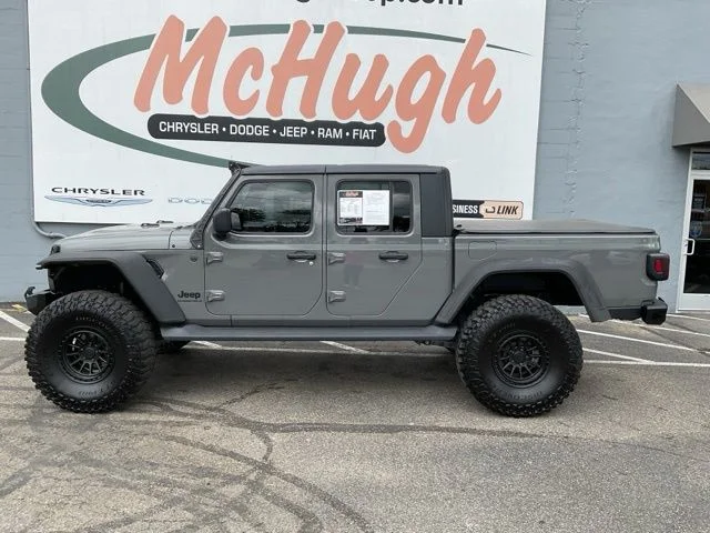 2023 Jeep Gladiator Crew Cab Sport S 4WD - Image 9