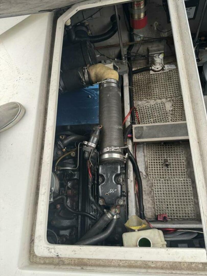 1990 Carver Mariner 3297 - Image 29