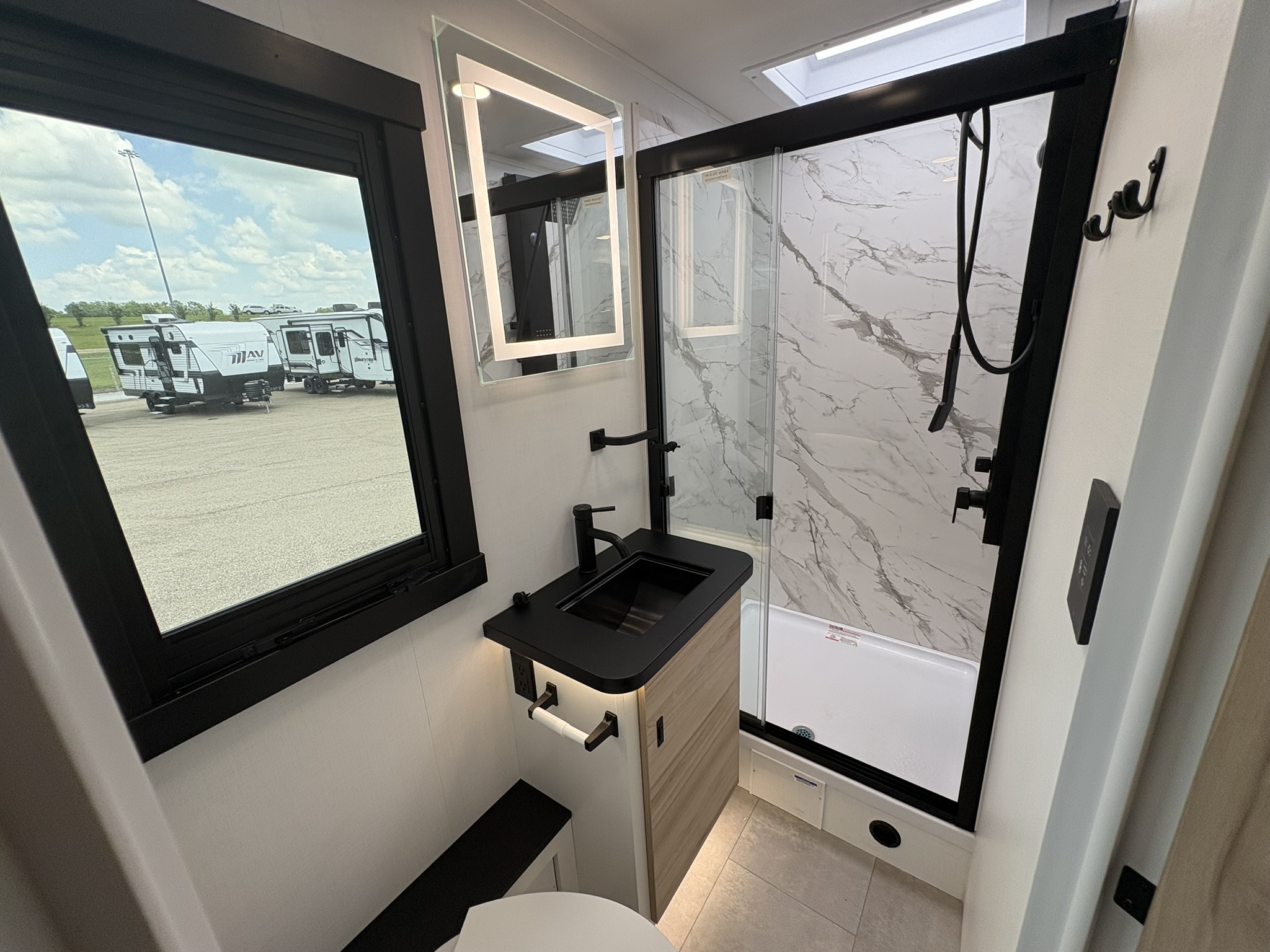 2027 JAYCO MELBOURNE PRESTIGE 25LP - Image 38