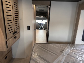 2027 GRAND DESIGN LINEAGE SERIESE 30DC - Image 28