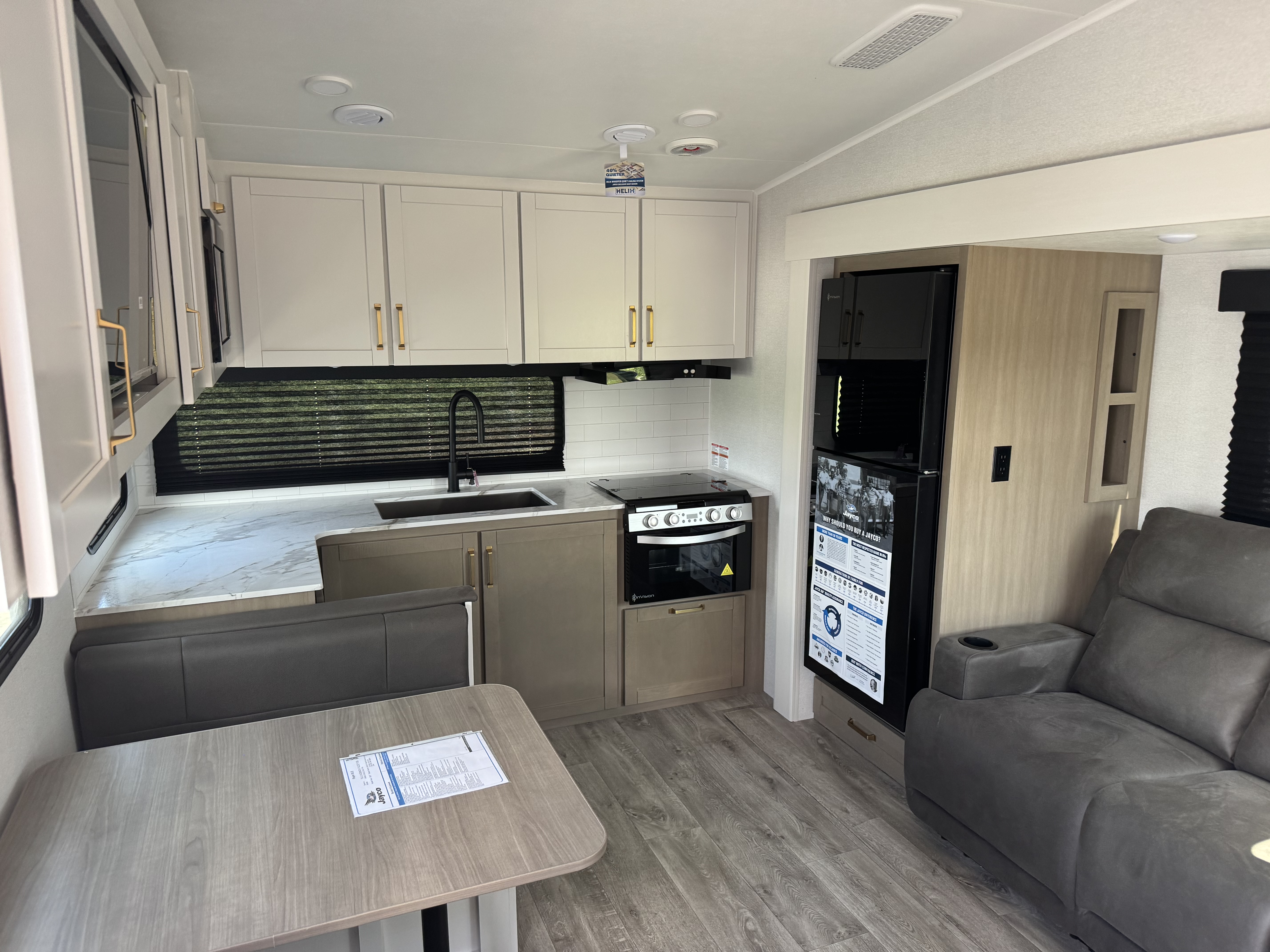 2027 JAYCO EAGLE SLE 24MLE - Image 10