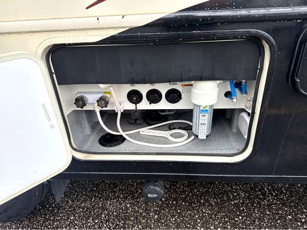 2016 FOREST RIVER GEORGETOWN 328TS - Image 8