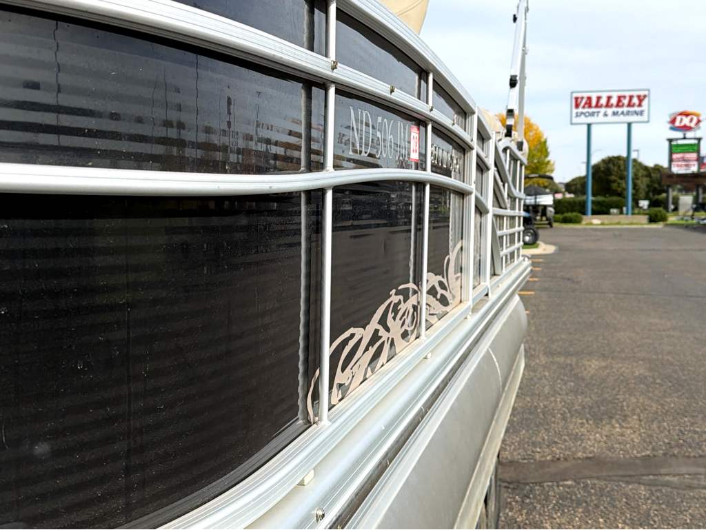2013 Bennington 2275RL - Image 22