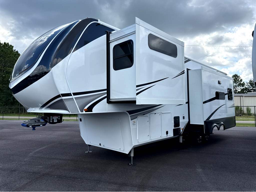 2027 GRAND DESIGN SOLITUDE 310GK - Image 4