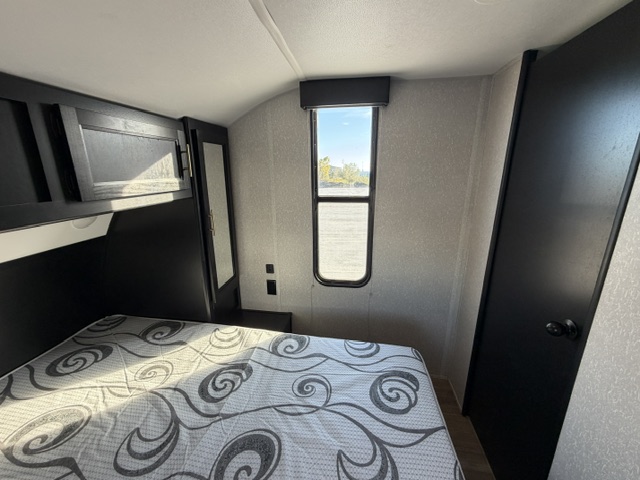 2022 CHEROKEE GREY WOLF 29TE - Image 23