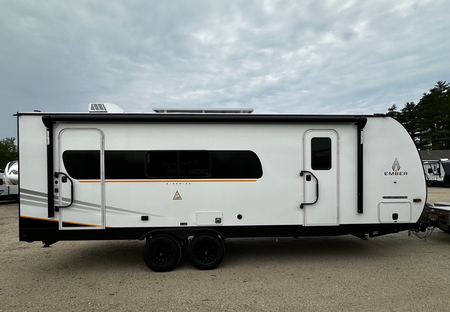 2027 Ember RV E-Series 24RLD - Image 3