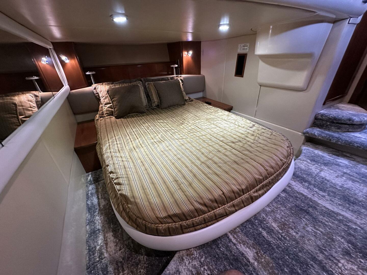 2007 Meridian 411 Sedan Bridge - Image 14