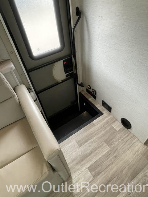 2025 Thor Motor Coach Freedom Eddie Bauer 28EB - Image 16