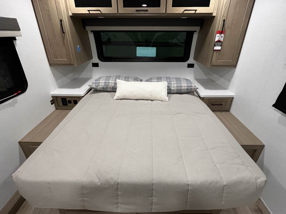 2027 Forest River Rockwood Mini Lite 2109S - Image 18