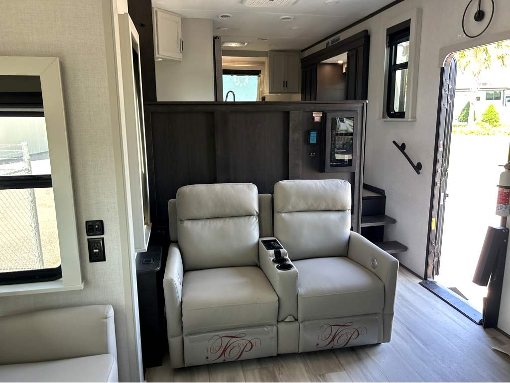 2026 Keystone ALPINE 3820FK - Image 10