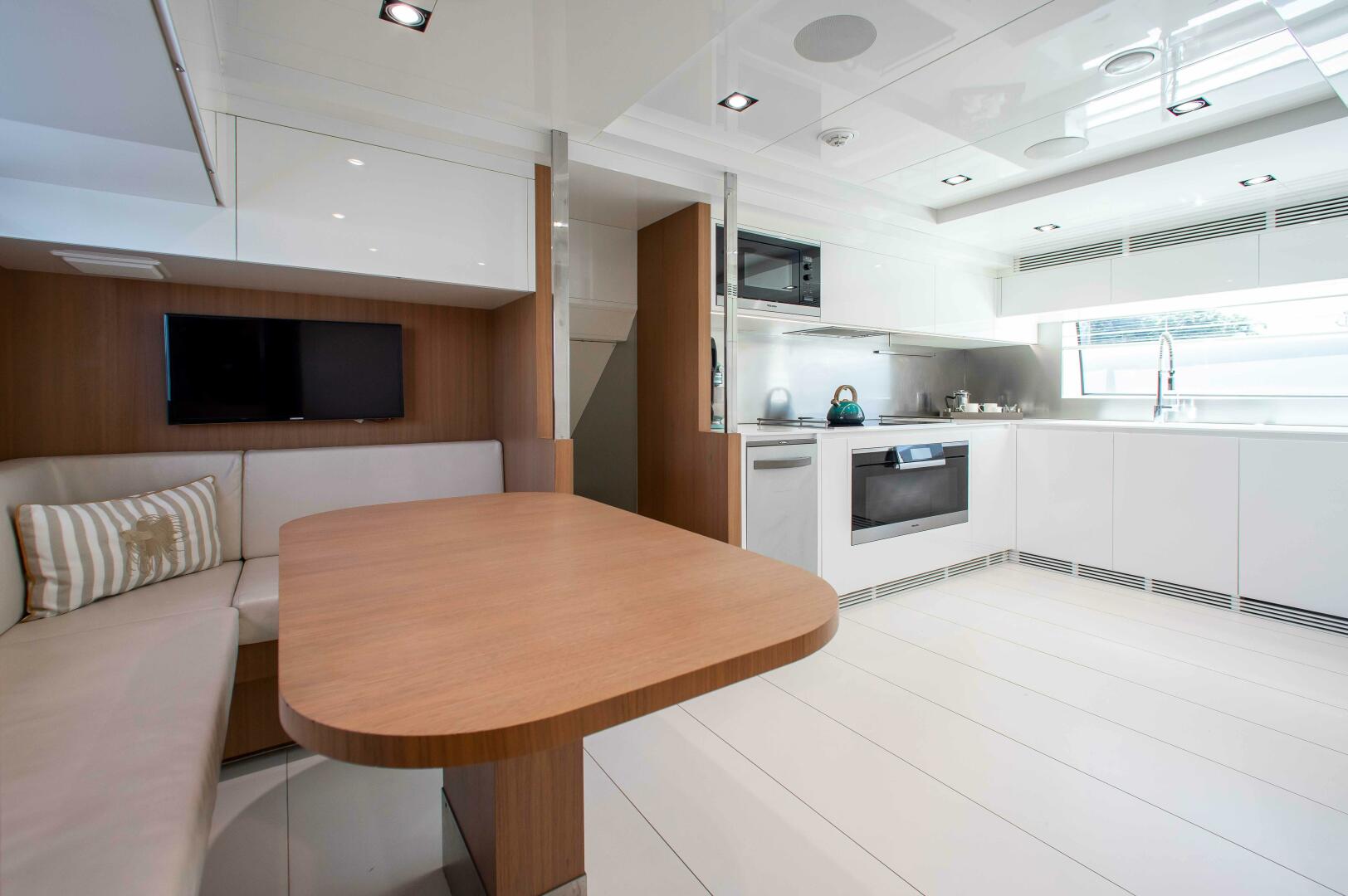 2014 Riva Mythos - Image 44