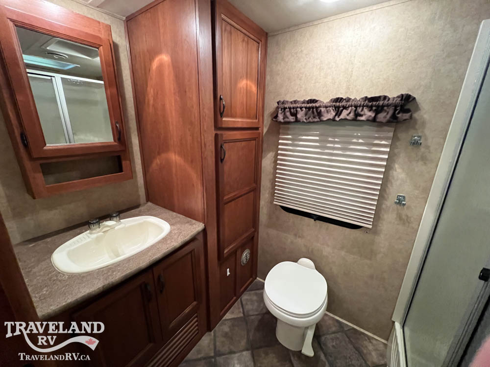 2013 Dutchmen Denali 268RB - Image 24