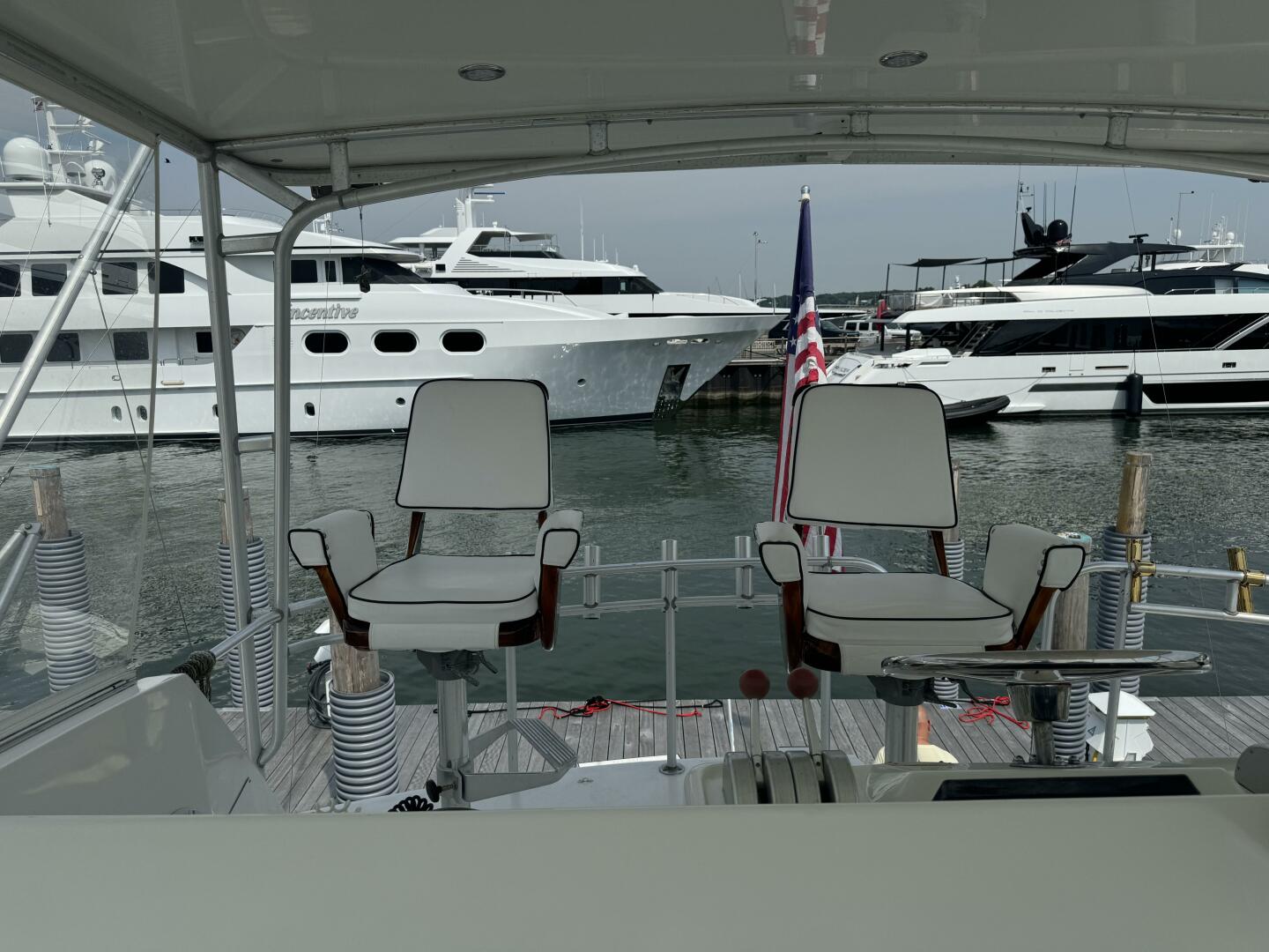 1994 Hatteras 54 Yacht - Image 12