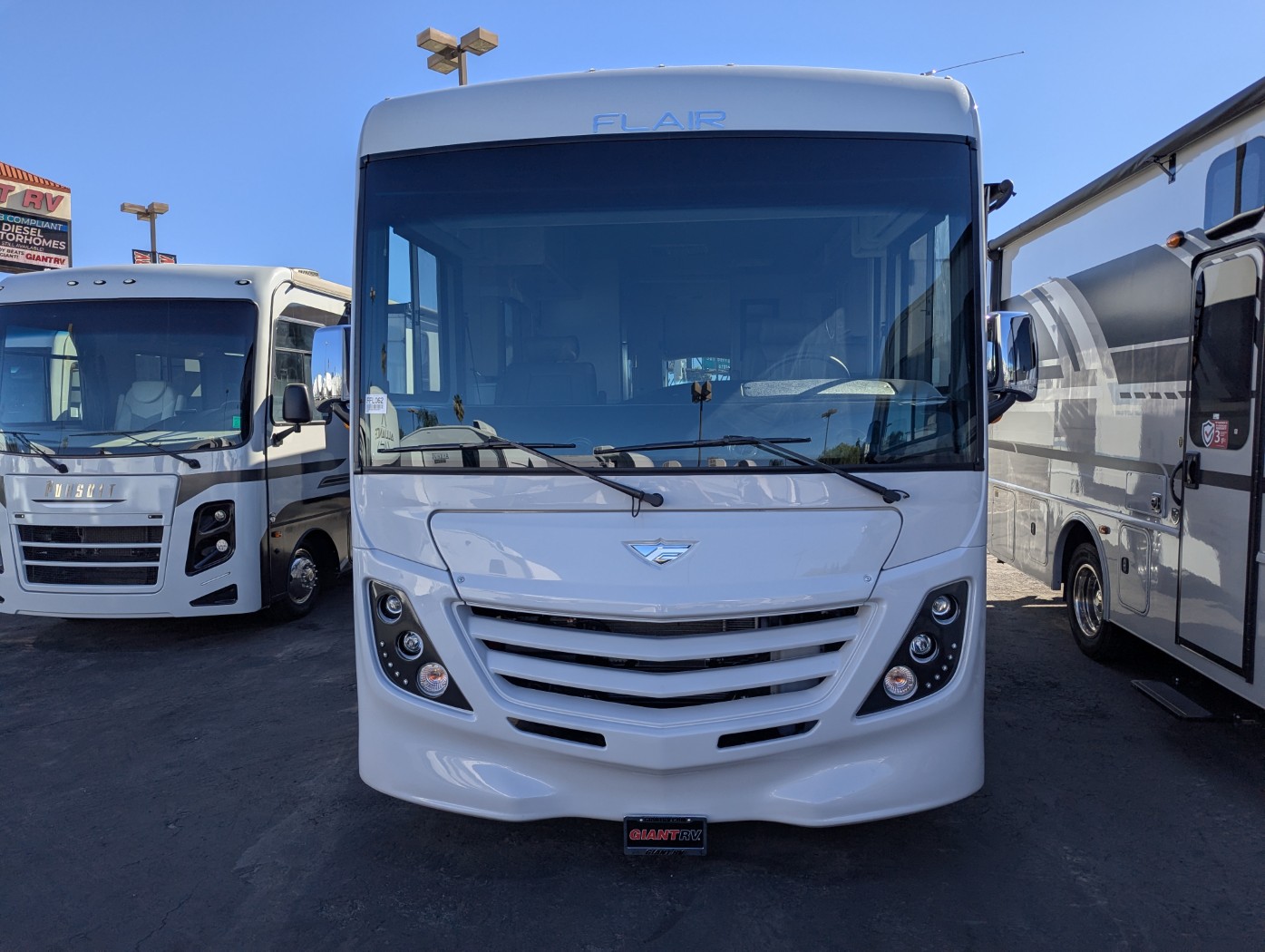 2026 Fleetwood Flair 28A - Image 2