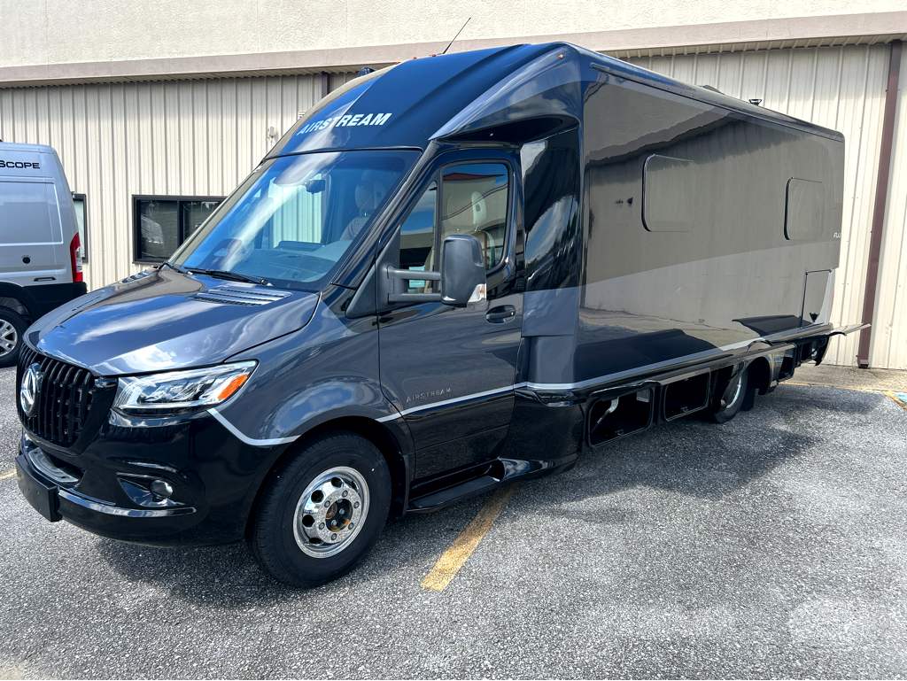 2027 AIRSTREAM ATLAS 25RT - Image 2