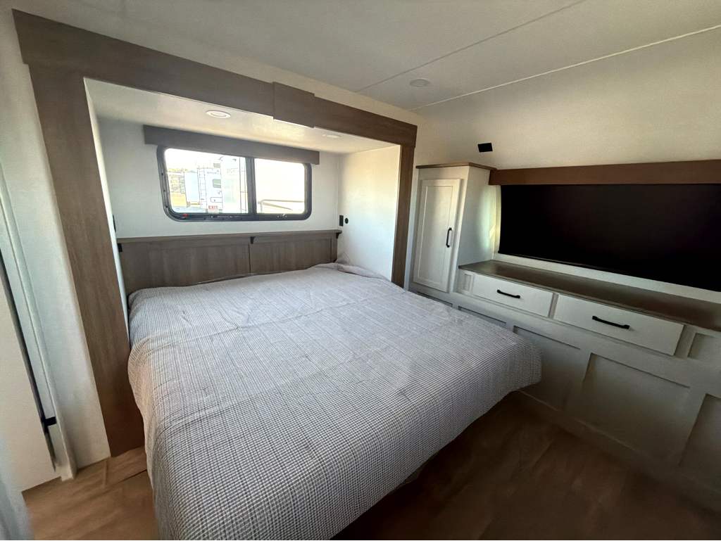 2027 VENTURE RV SPORTTREK 343VBH - Image 26
