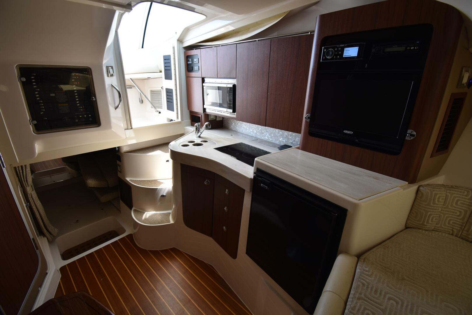 2016 Grady-White 330 Express - Image 17