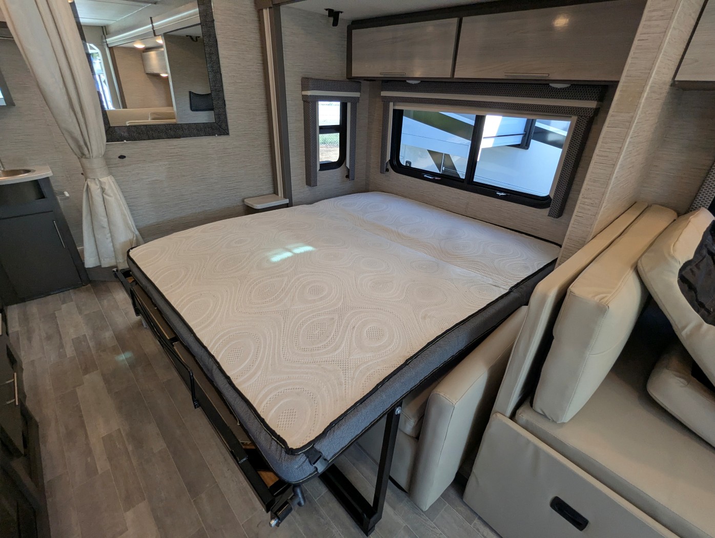 2023 Thor Motor Coach Axis 24.4 - Image 28