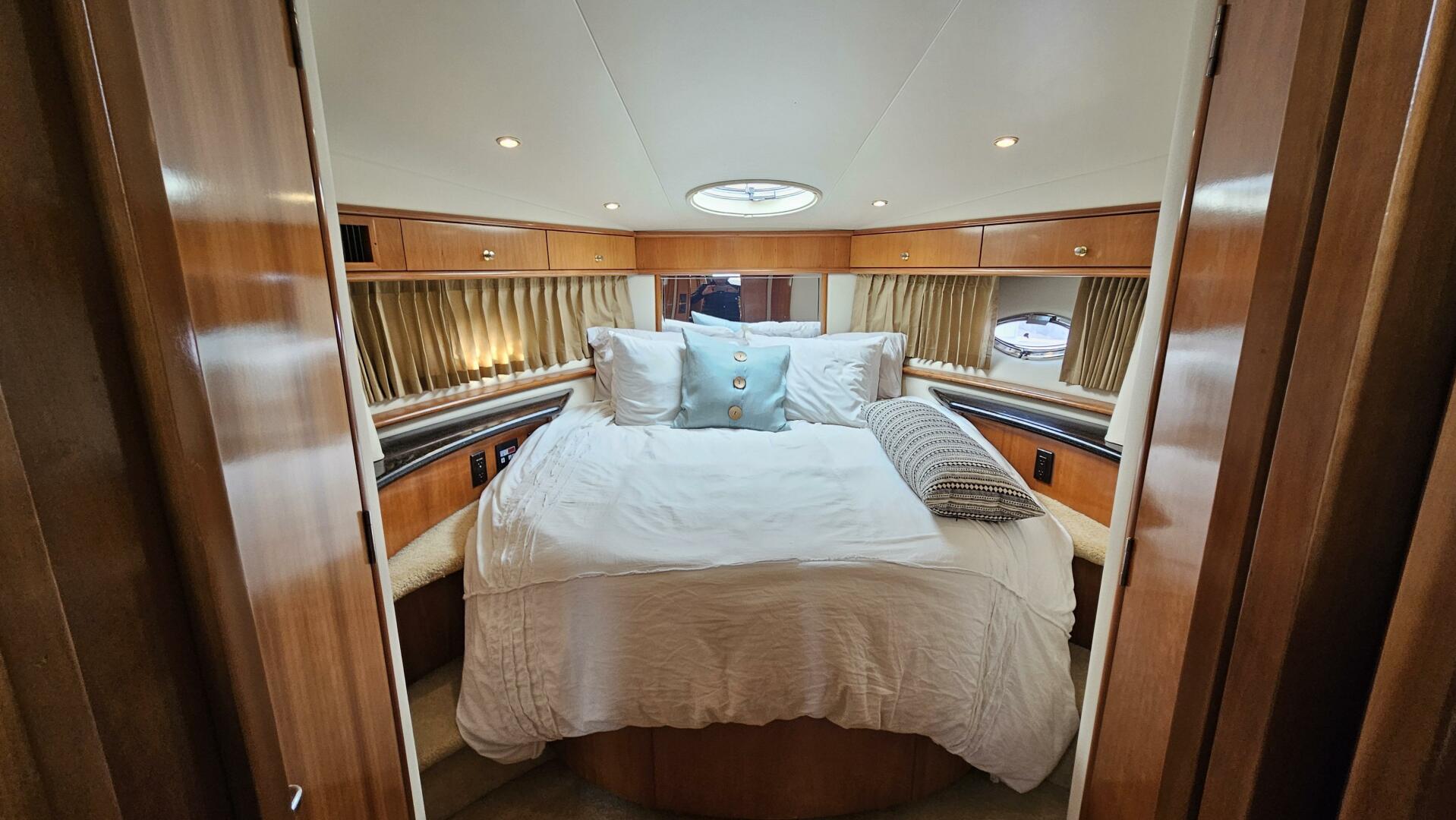 2002 Carver - Image 11