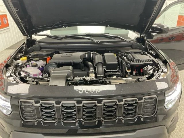 2026 Jeep Cherokee LAREDO 4X4 - Image 15