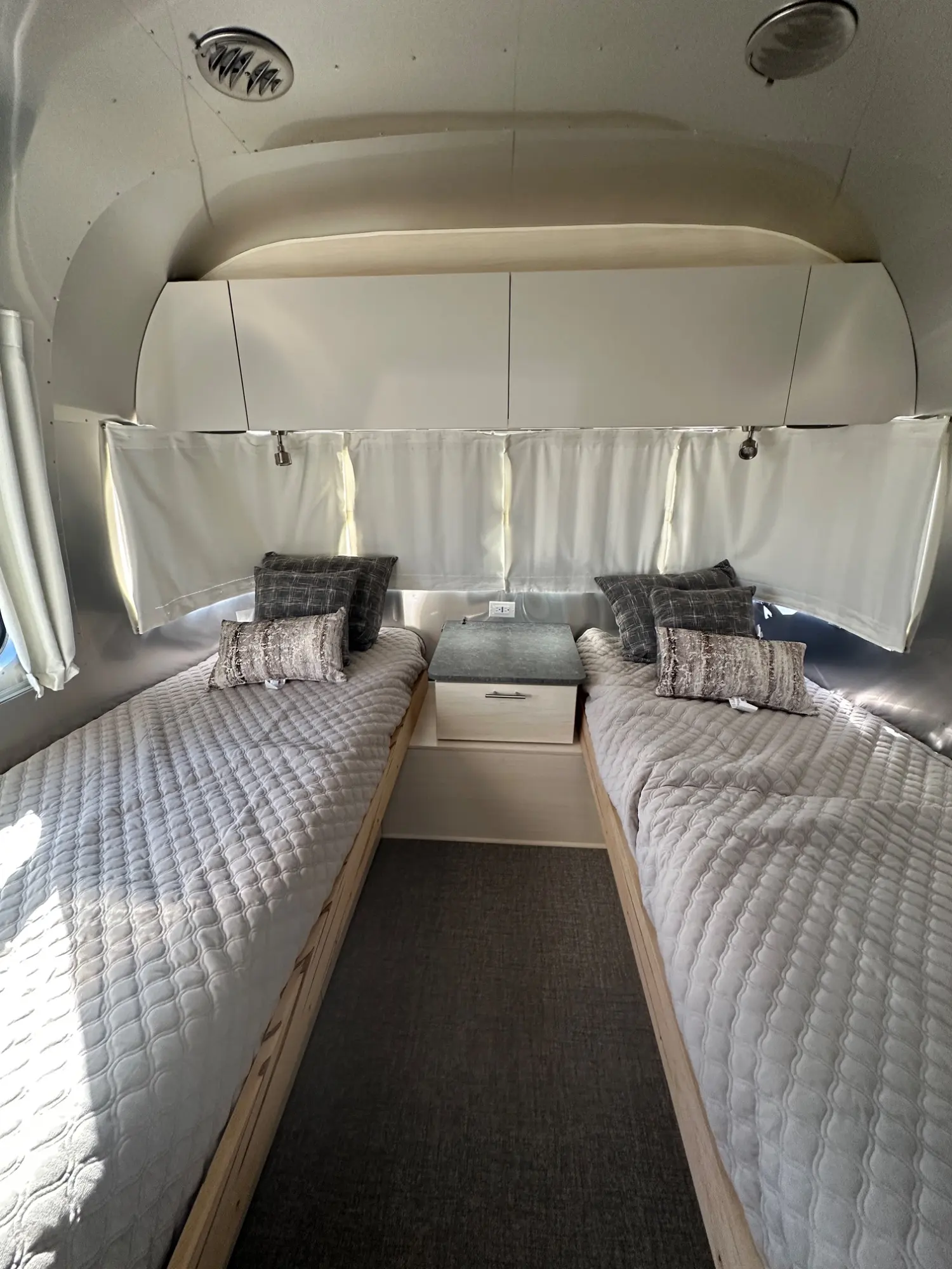 2023 Airstream Flying Cloud 28RBT - Image 11