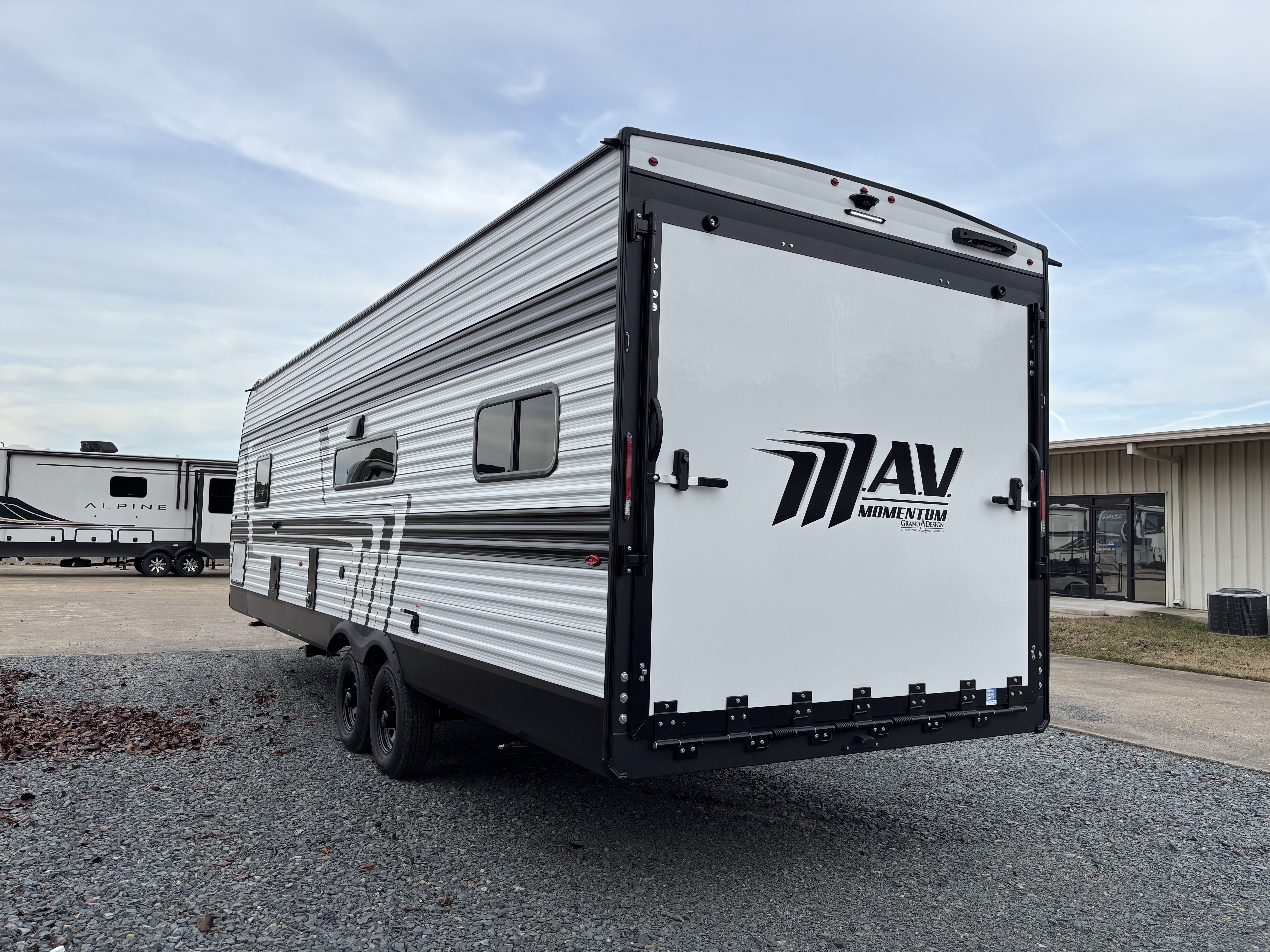 2026 Grand Design Momentum MAV 27MAV - Image 6
