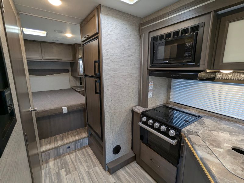 2024 Thor Motor Coach Four Winds 28Z - Image 13
