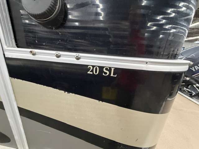 2012 BENNINGTON 20 SL - Image 5