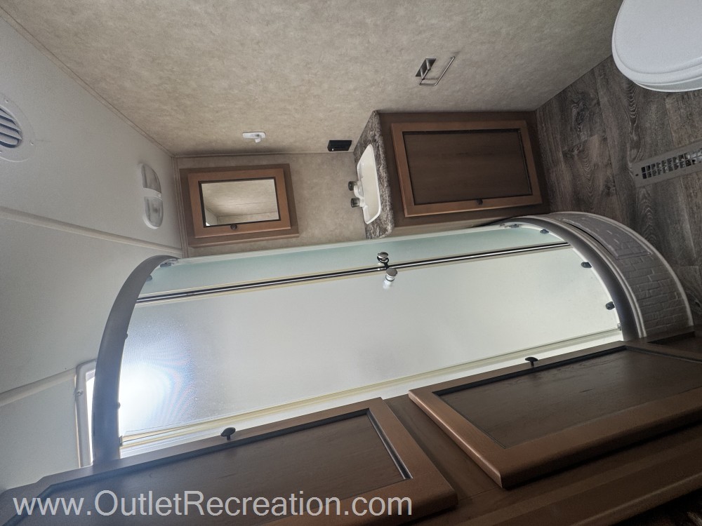 2015 Cruiser RV Shadow Cruiser S-288RKS - Image 13