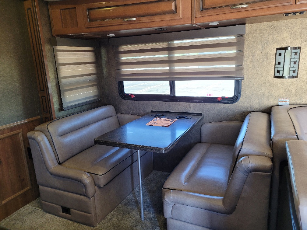 2014 Fleetwood Bounder 36E - Image 10