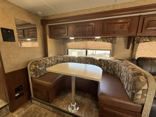 2015 Forest River Sunseeker 3010DS - Image 8