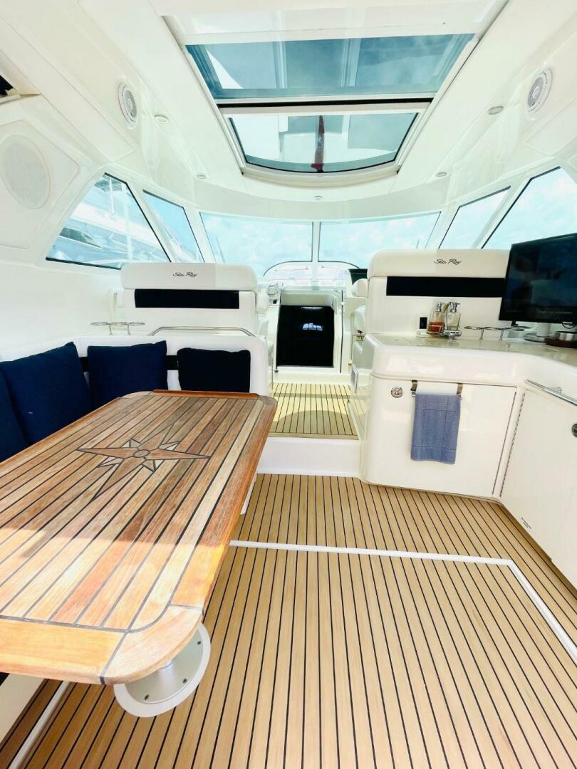 2010 Sea Ray 450 Sundancer - Image 13
