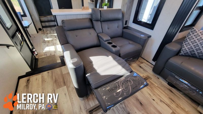 2022 KZ RV Durango Gold G387FLF - Image 23
