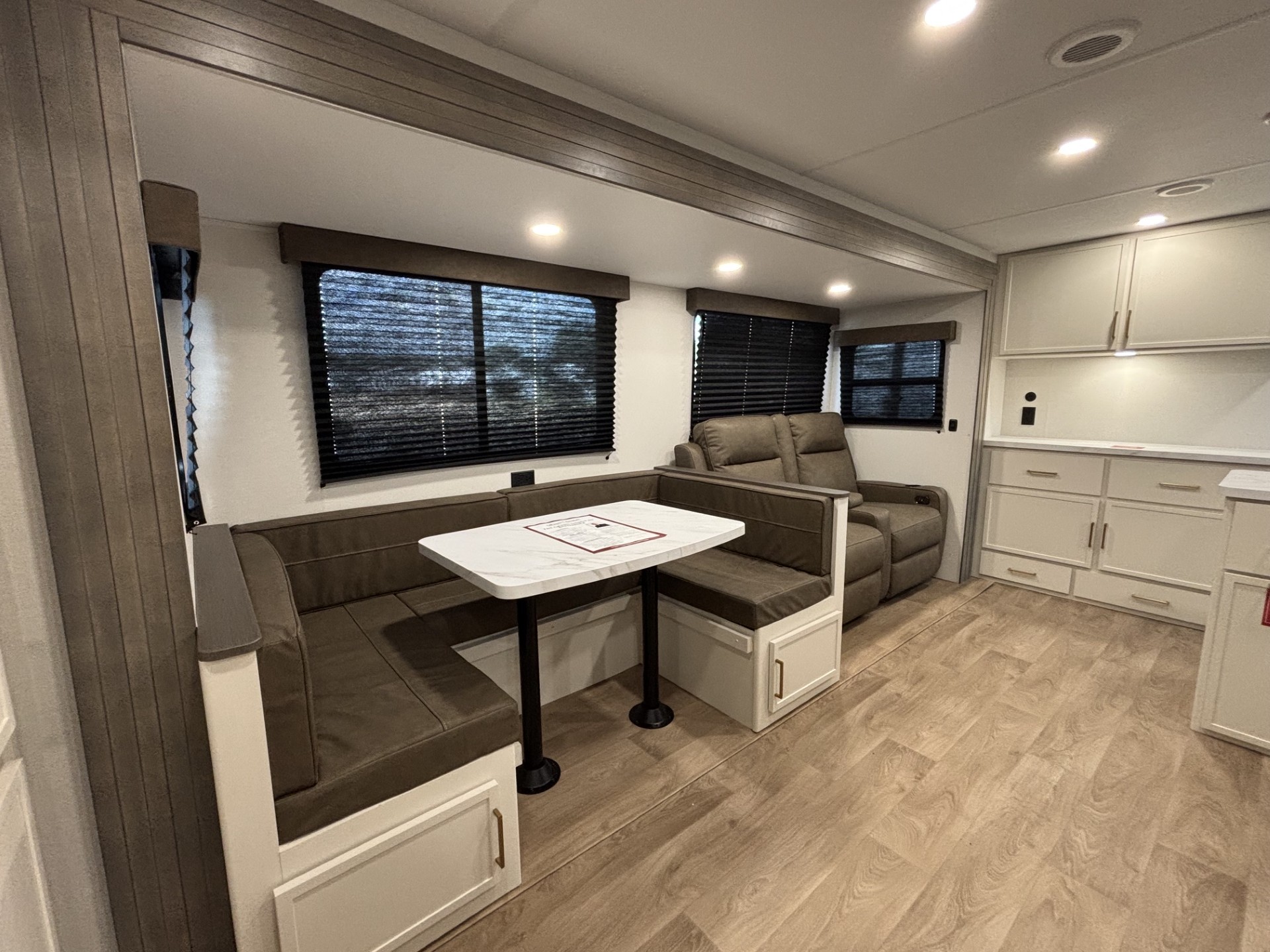 2027 Grand Design Transcend 335BHT - Image 14