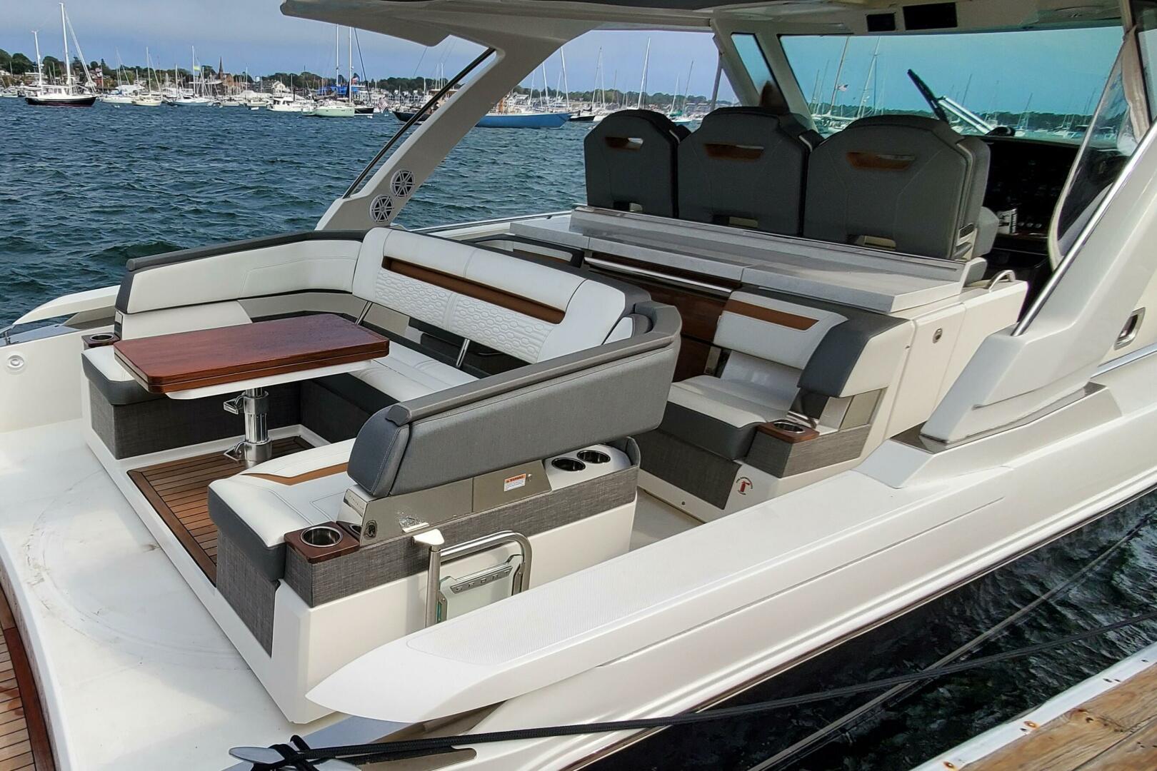 2021 TIARA YACHTS TIARA YACHTS 38 LS Base - Image 9