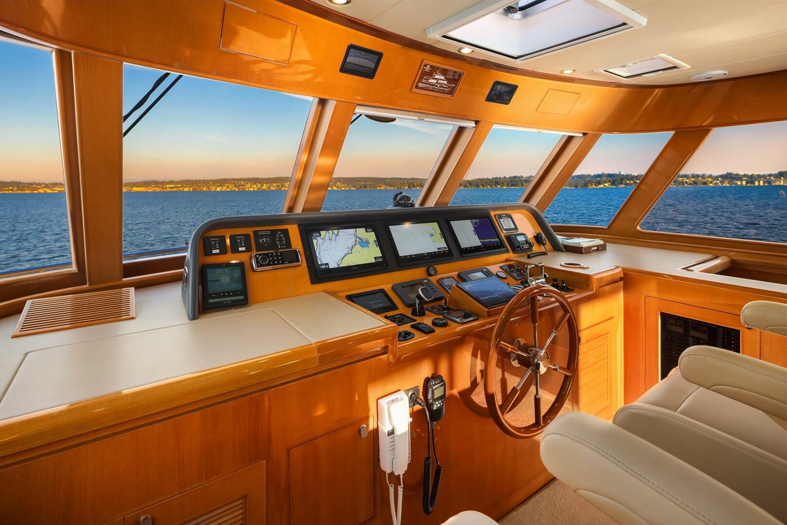 2014 Hampton 720 Skylounge LRC - Image 34