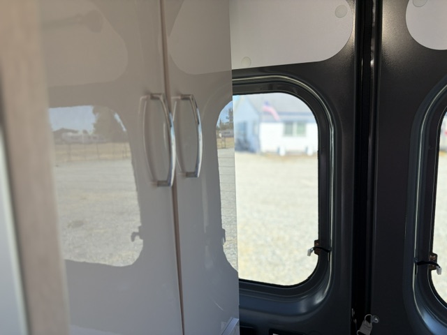 2025 Thor Motor Coach Rize 18G - Image 13