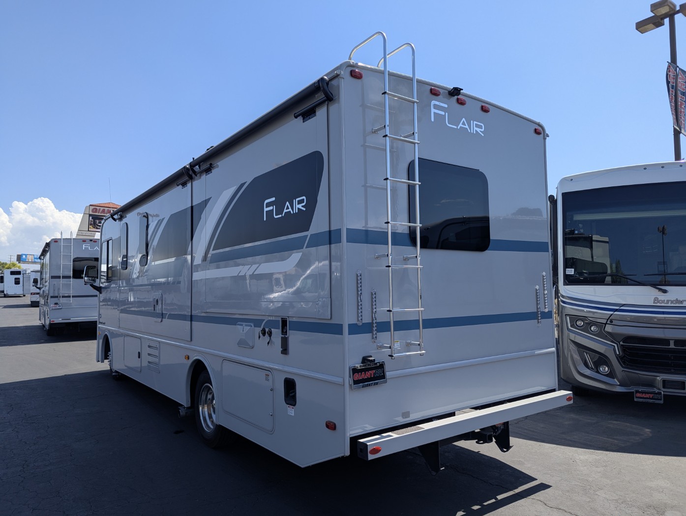 2026 Fleetwood Flair 28A - Image 4