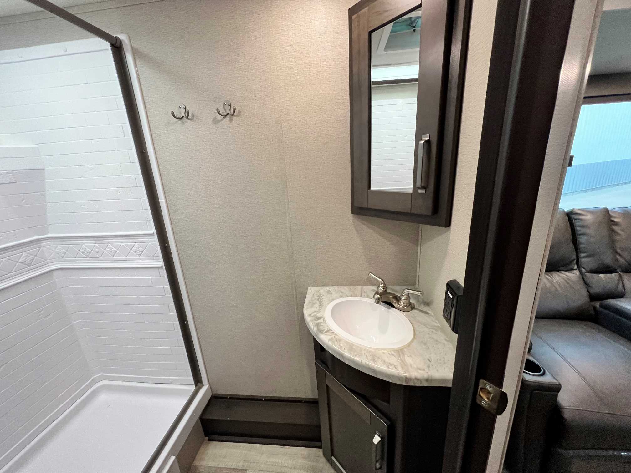 2022 Grand Design Transcend XPLOR 261BH - Image 18