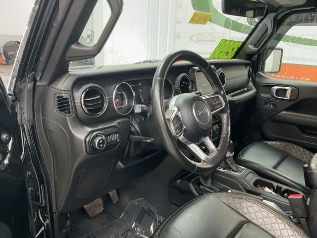 2022 Jeep Gladiator Crew Cab High Altitude 4WD - Image 13
