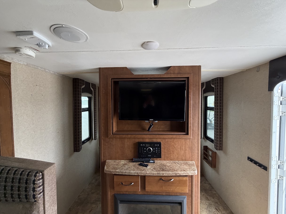 2016 Lance LANCE 2295 - Image 8