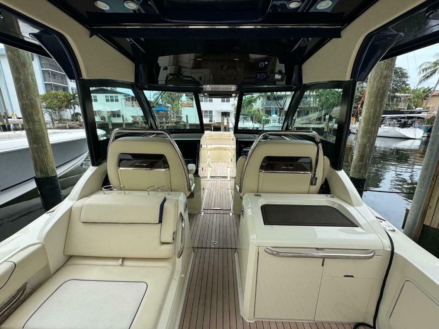 2022 Chris-Craft Calypso 35 - Image 10