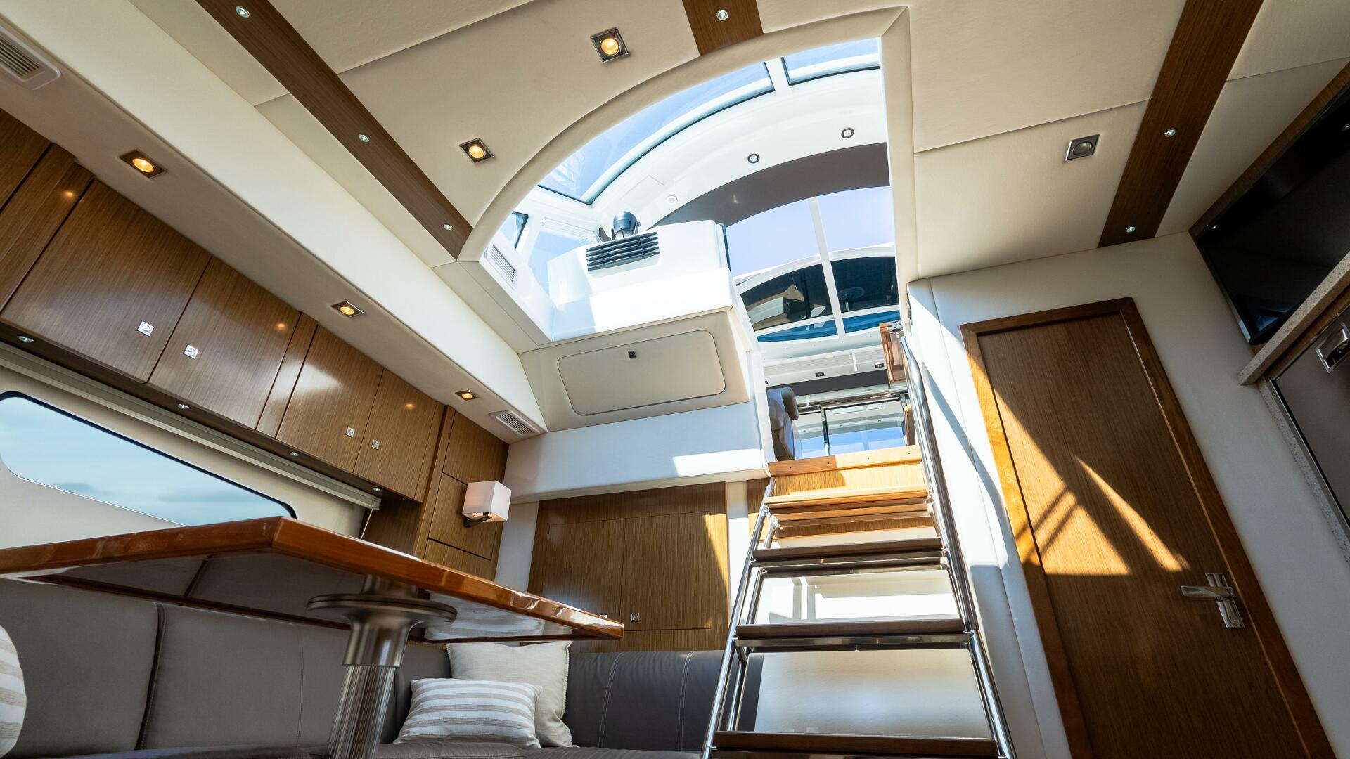 2013 CRUISERS 48 Cantius Base - Image 33