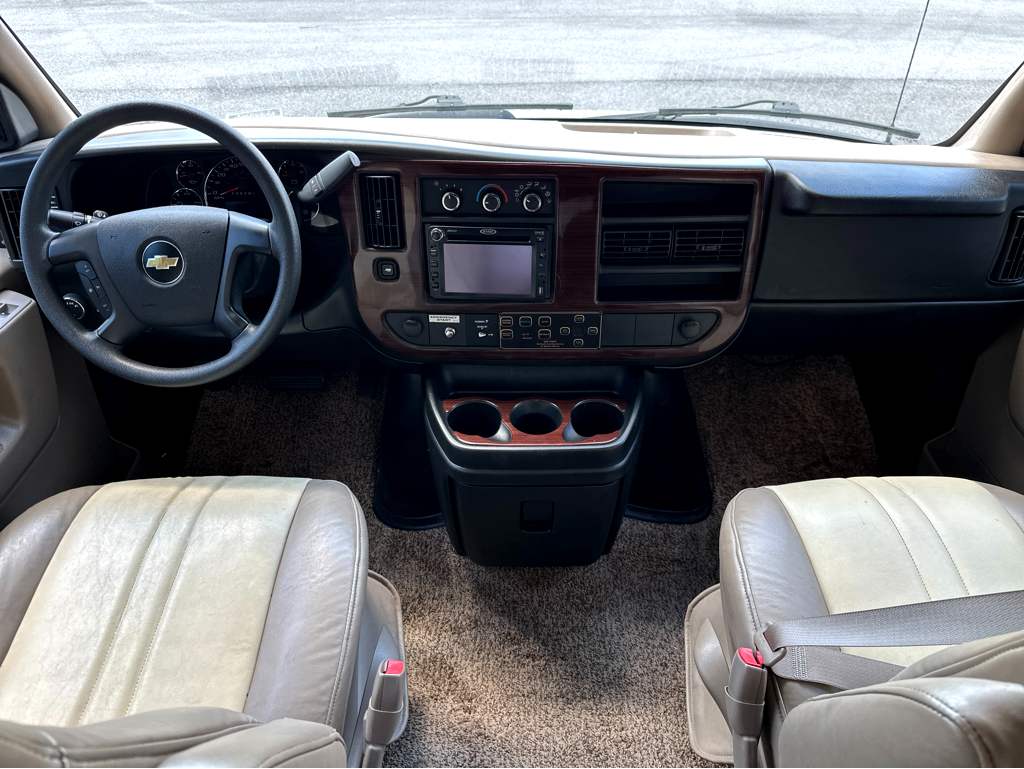 2013 COACHMEN CONCORD 300TS - Image 17