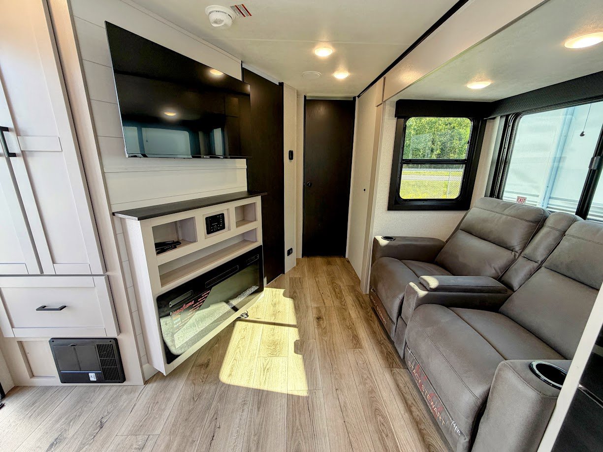 2026 JAYCO JAY FEATHER 24FK - Image 7