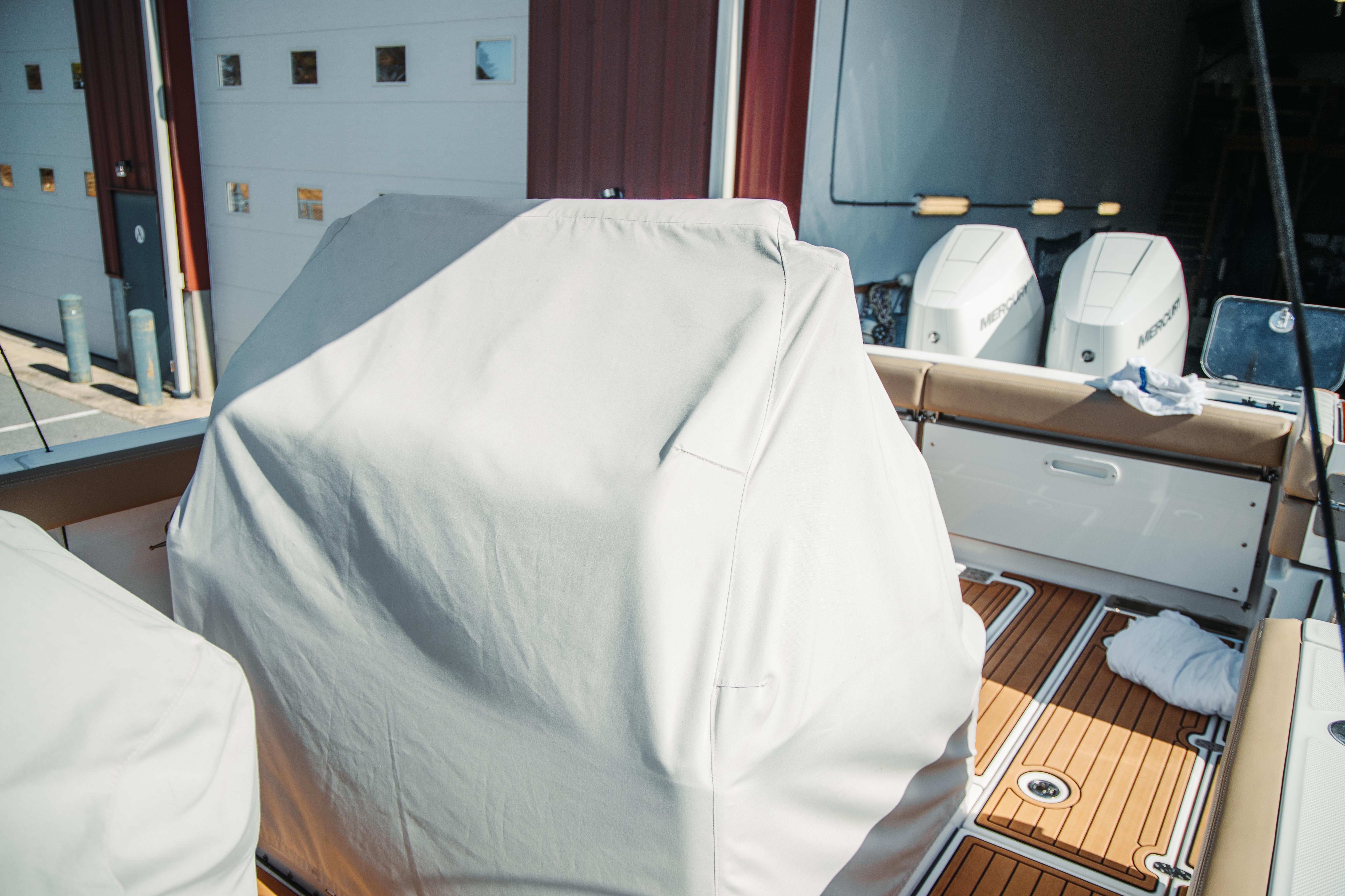 2024 Everglades 315 Center Console Standard - Image 70