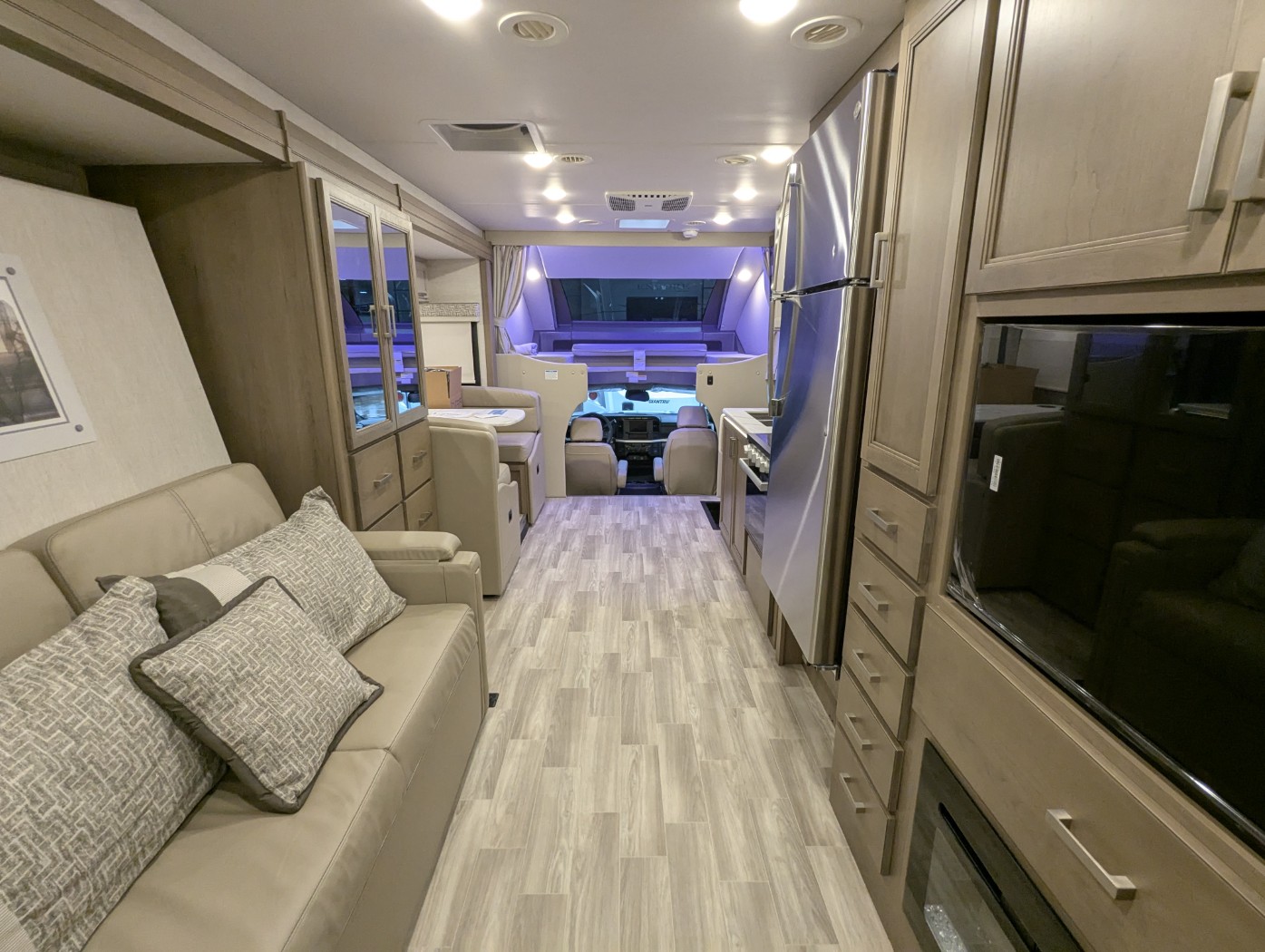 2026 Thor Motor Coach Omni Trail S29 - Image 26