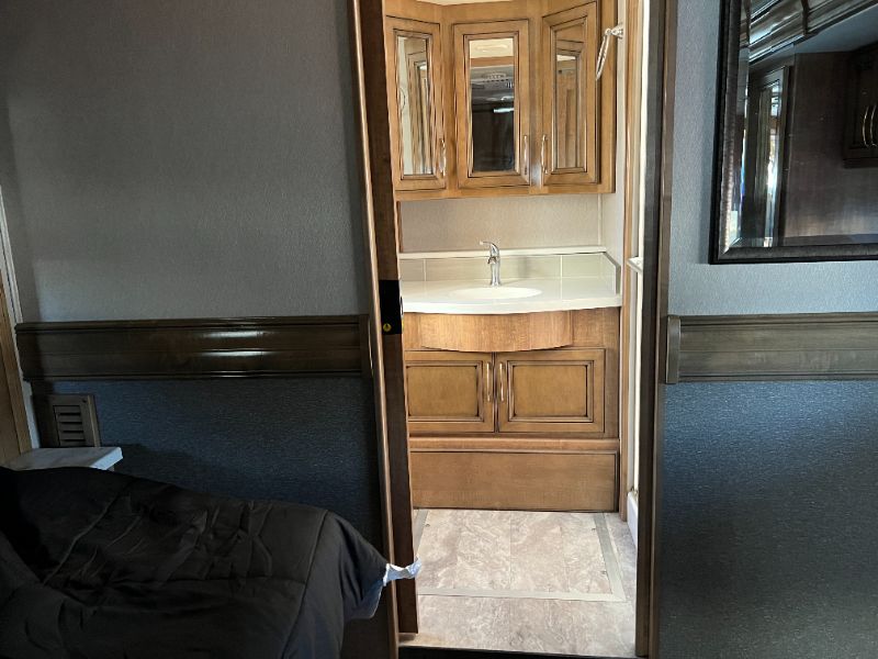 2023 Holiday Rambler Navigator 38N - Image 19
